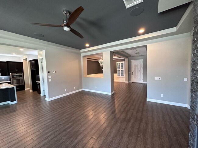 Building Photo - 7507 E Pampa Ave