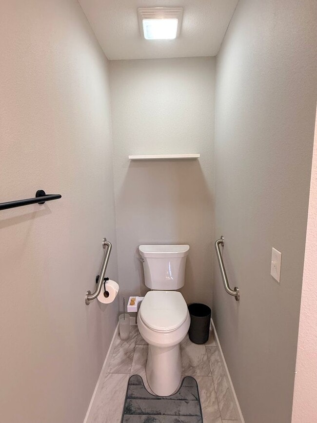 Building Photo - Fully Furnished 3 Bed / 2 Bath Home in Nixa