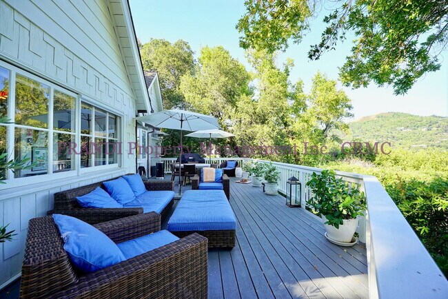 Building Photo - 3-Bedroom, 3-Bath Home with Expansive View...