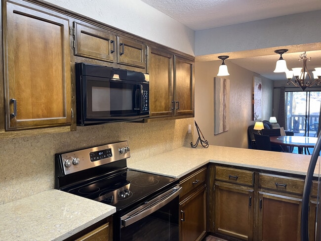 Building Photo - 214 Metz Dr
