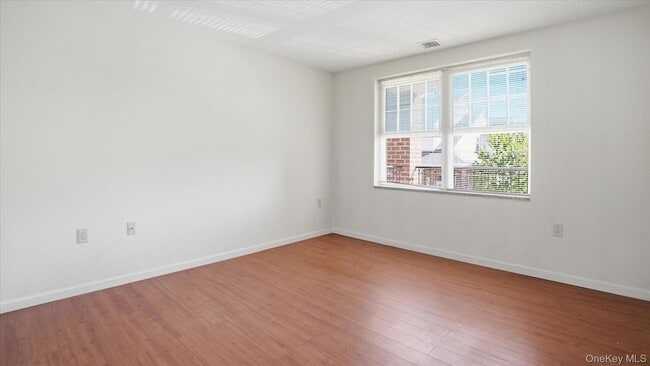 Building Photo - 400 Carney St