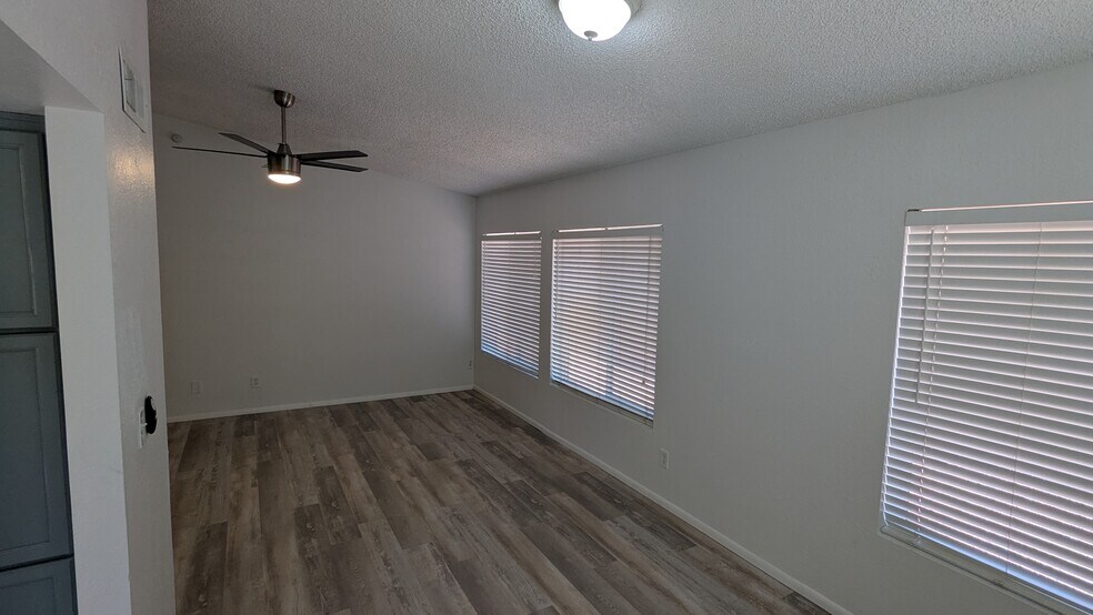 Family room - 14852 N 24th Dr