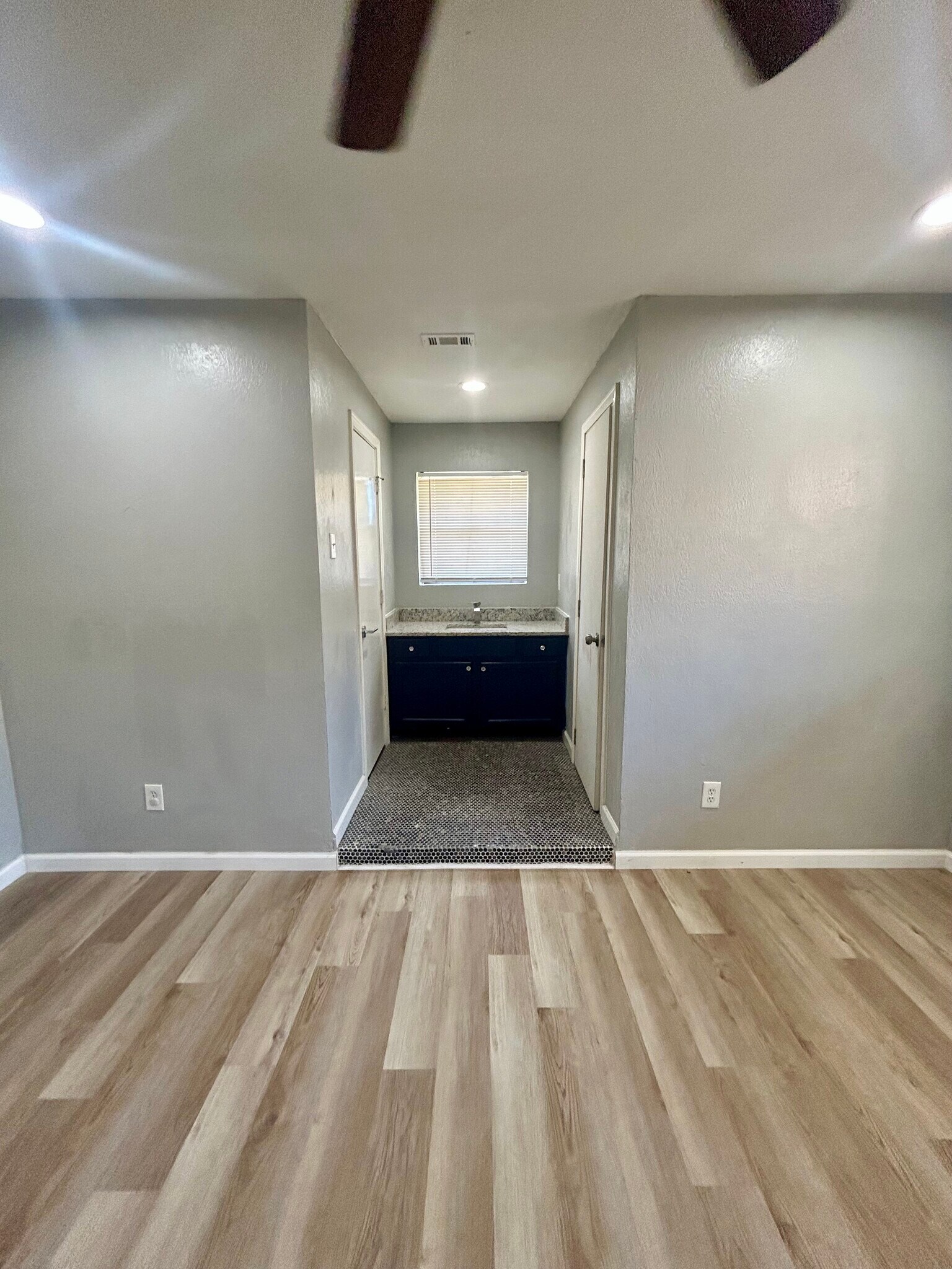 Building Photo - 5249 Dazzle Dr