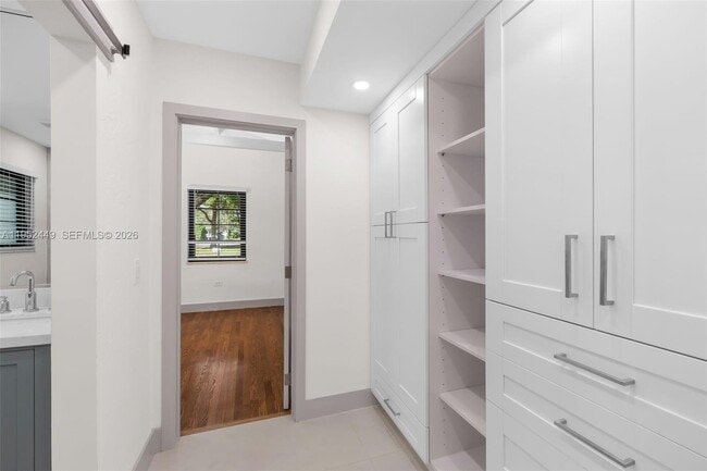 Building Photo - 3519 Toledo St