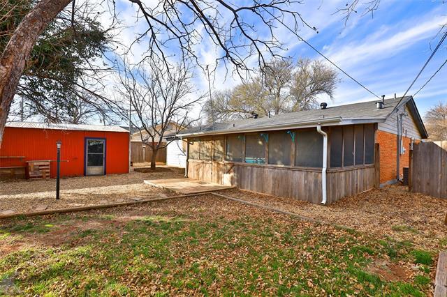 Building Photo - 501 N La Salle Dr