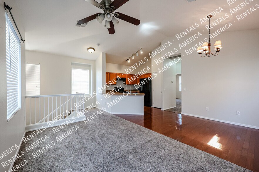 Building Photo - 9233 E Neville Ave