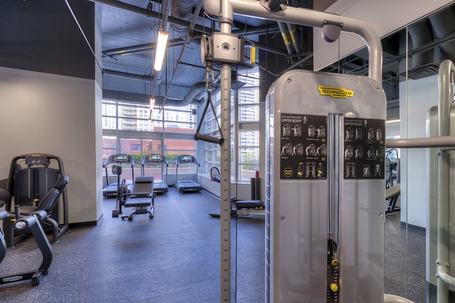 Building Photo - 545 N Dearborn St