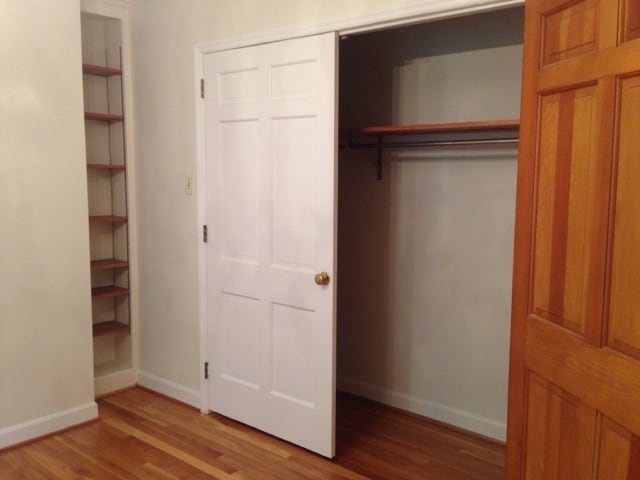 Building Photo - 4 BR home in NW school district--Lawn Serv...