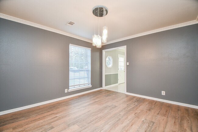 Building Photo - 7310 Ridge Oak Dr