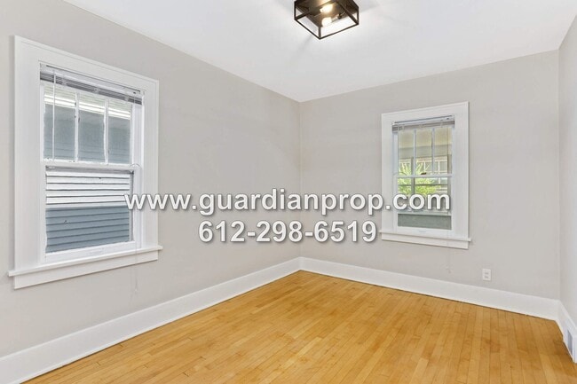 Building Photo - House Available August 1, HW Floors & Buil...