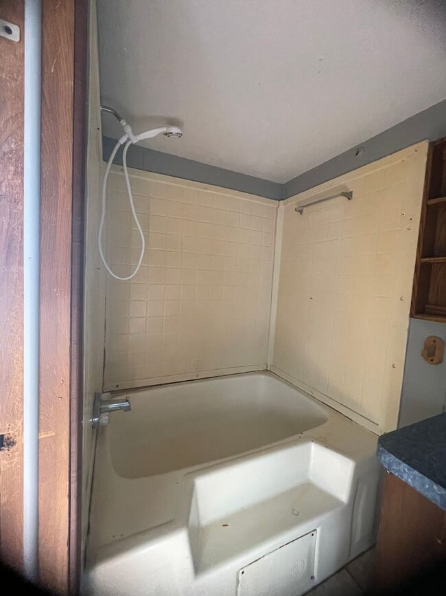 Building Photo - 2 BR 2 Bath 1,120 sq ft singlewide mobile home on 1.03 acres in Lonoke, AR