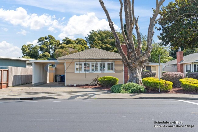 Primary Photo - 119 Arroyo Dr