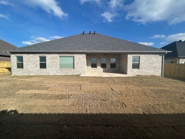 Building Photo - 2401 Salmon St