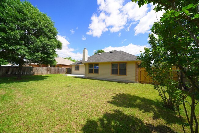 Building Photo - Move-In Ready Property Now Available in Selma, TX! - Realtor Commission: $600