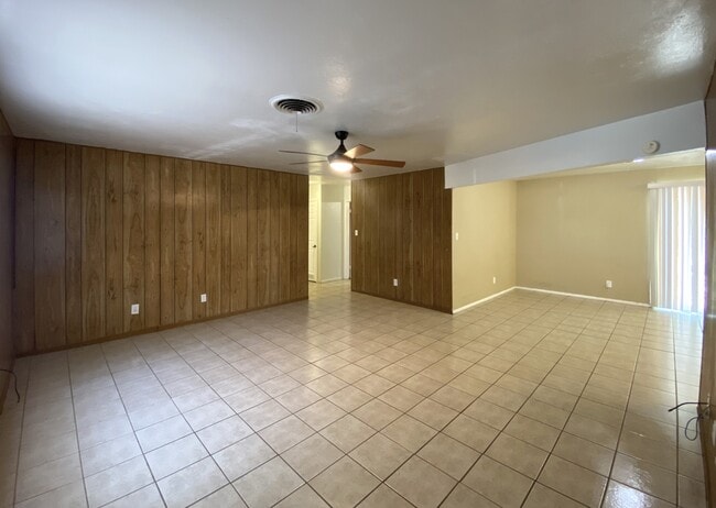 Building Photo - 204 Veterans Ave