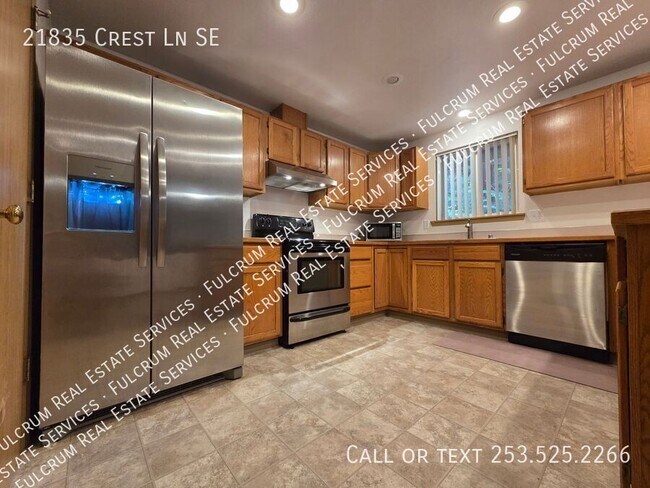 Building Photo - 21835 Crest Ln SE