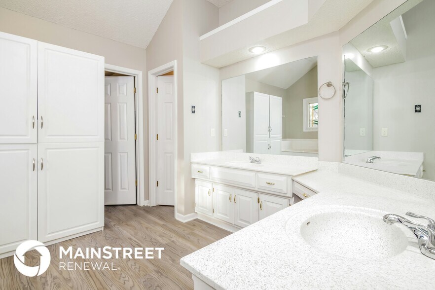 Building Photo - 5203 McCoy St