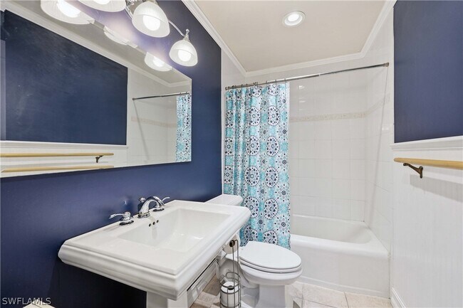 Building Photo - 1377 11th Ct N