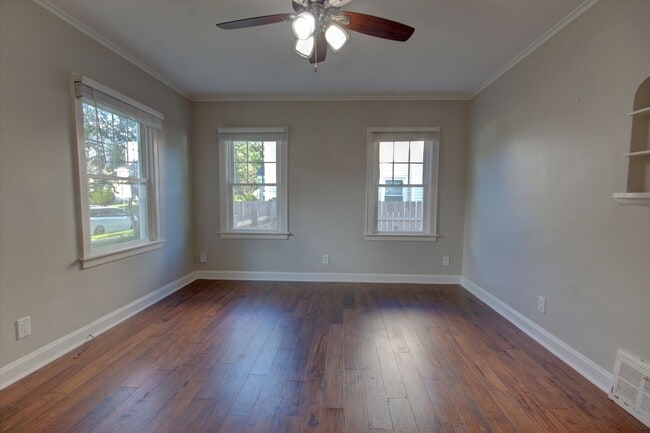 Building Photo - Cute 3 Bed Home