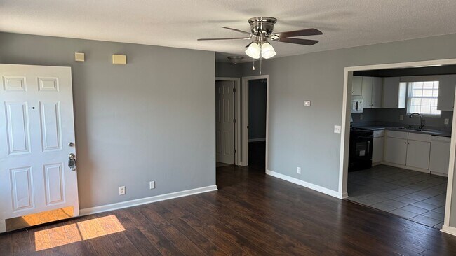 Building Photo - 2702 Painted Pony Dr