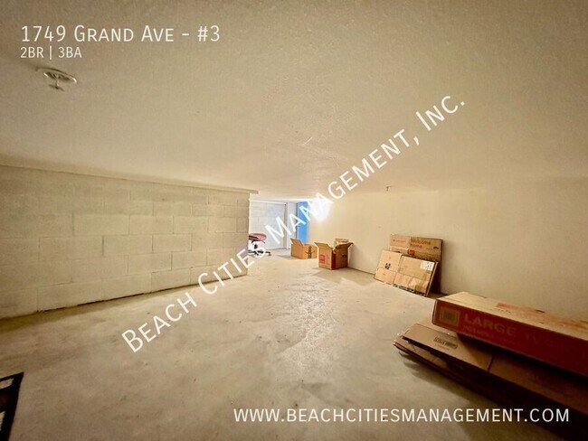 Building Photo - 1749 Grand Ave