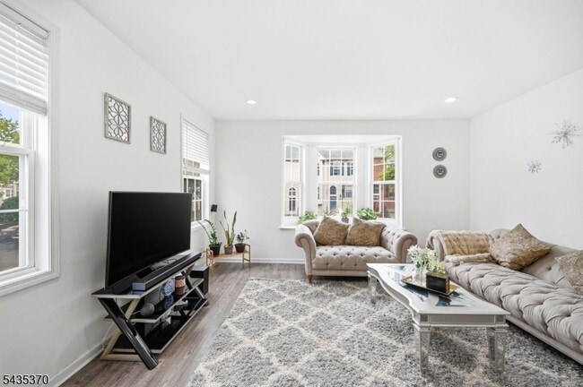Building Photo - 216 Barringer Dr