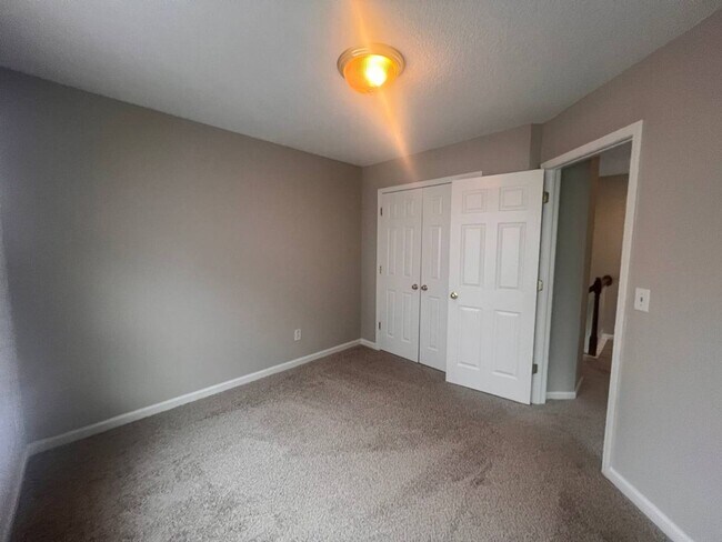 Building Photo - Charming 3-Bedroom Home with Endless Poten...