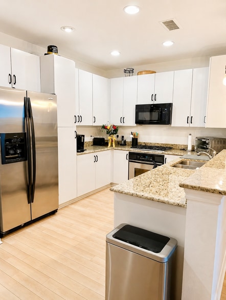 Kitchen - 1225 Island Ave