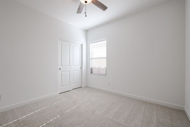 Building Photo - 4 Bedroom in Ambra Gated Community