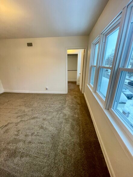 Building Photo - 439-441 E Dover St