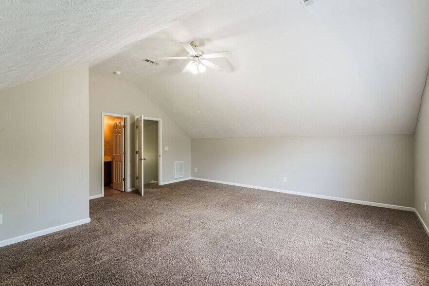 Building Photo - 3003 Deer Trail Dr