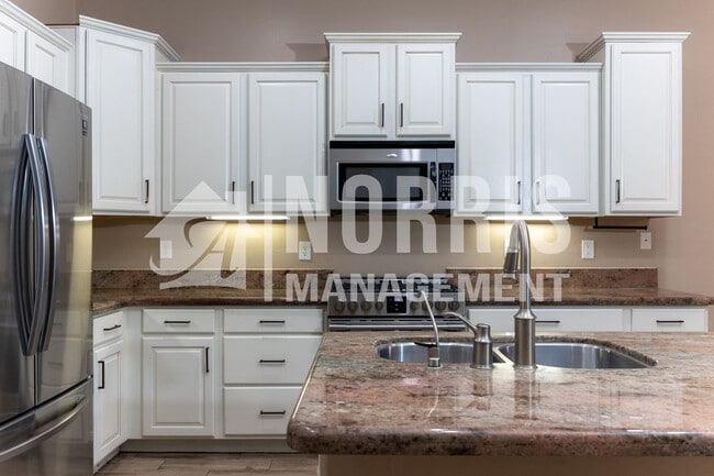 Building Photo - Beautiful Home in Villago Community