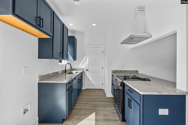 Building Photo - 321 Lincolnshire Square