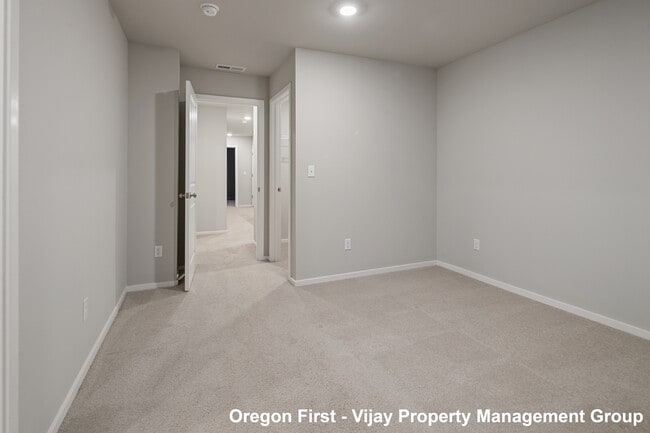 Building Photo - 15548 NW Linder St