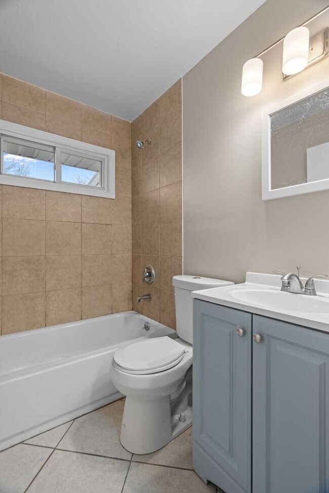 Building Photo - Charming 3-Bedroom, 1-Bath Single-Family Home