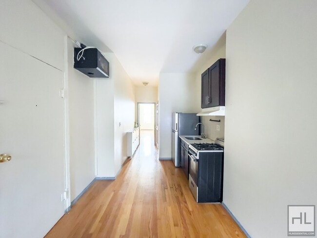 Building Photo - NORTH 9 STREET / Williamsburg / Spacious 1...