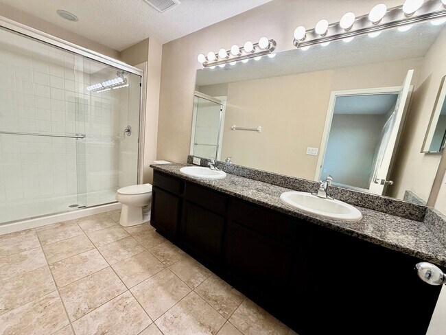 Building Photo - 3 BEDROOM 2.5 BATHROOM 1 CAR GARAGE IN PIN...