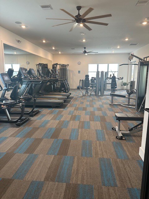 Workout gym - 18928 Indian Rock Pl