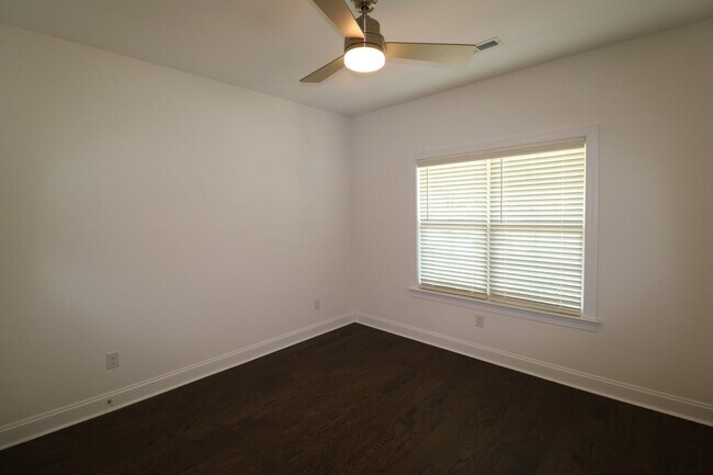 Building Photo - 772 Gibb St