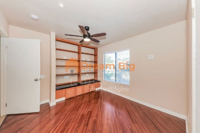 Building Photo - 8276 Yearling Way