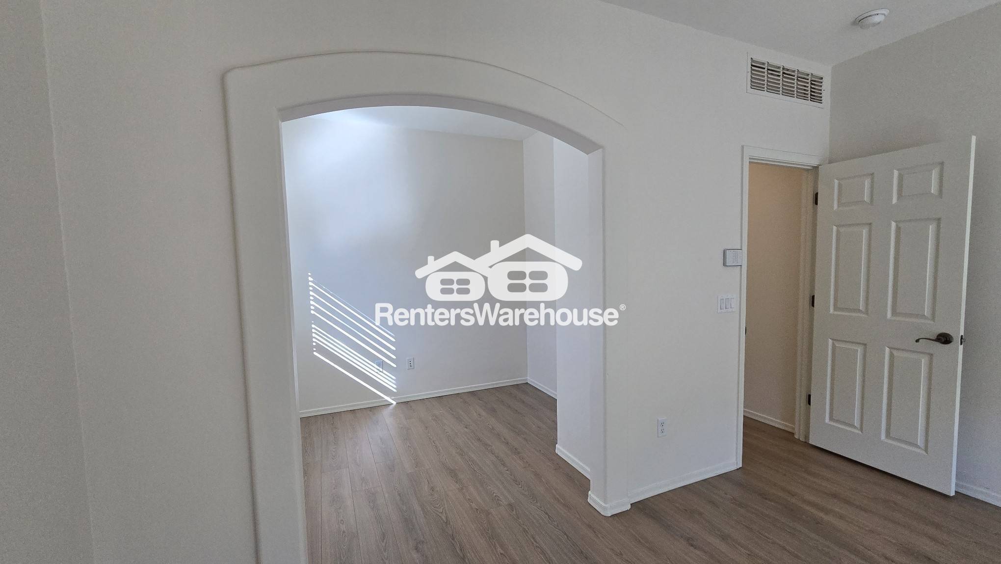Building Photo - 1126 E Mt Shibell Dr