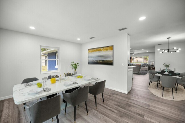 Building Photo - 5 Bahia Court Trce