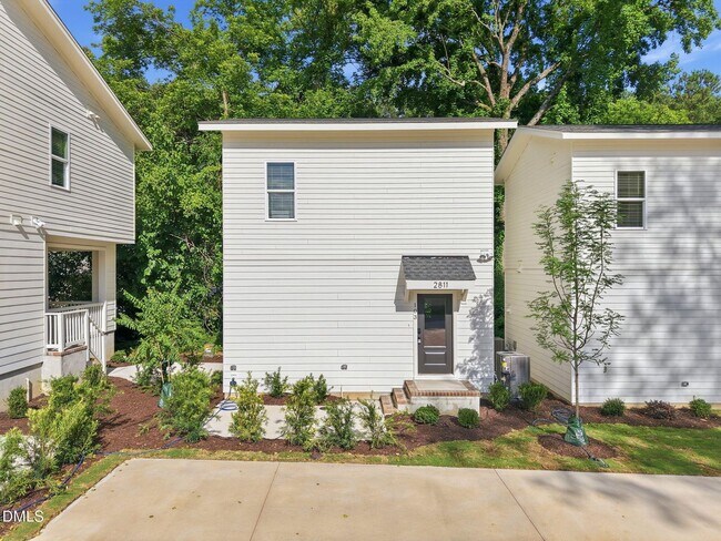 Building Photo - 2815 Wilcox Pl