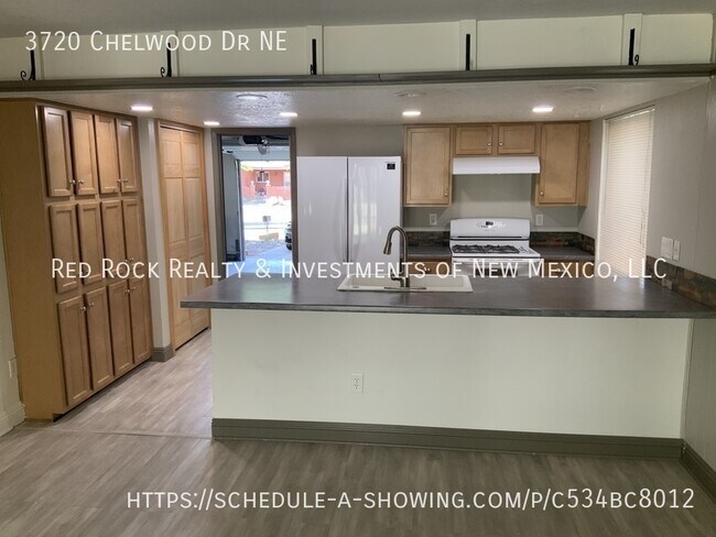Building Photo - 3720 Chelwood Dr NE