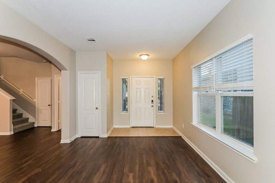 Building Photo - 13118 Majestic Pl Ct