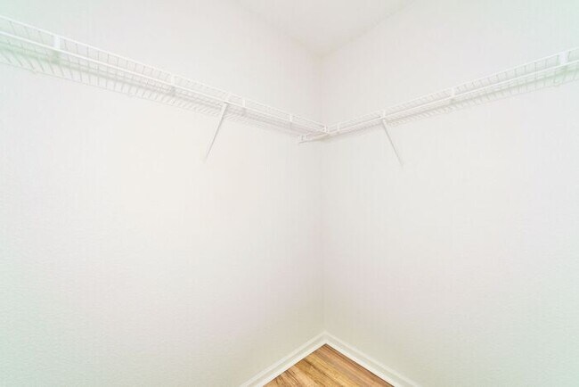 Building Photo - Sweet 3 Bedroom 2.5 Bath in Popular Maple Grove Estates