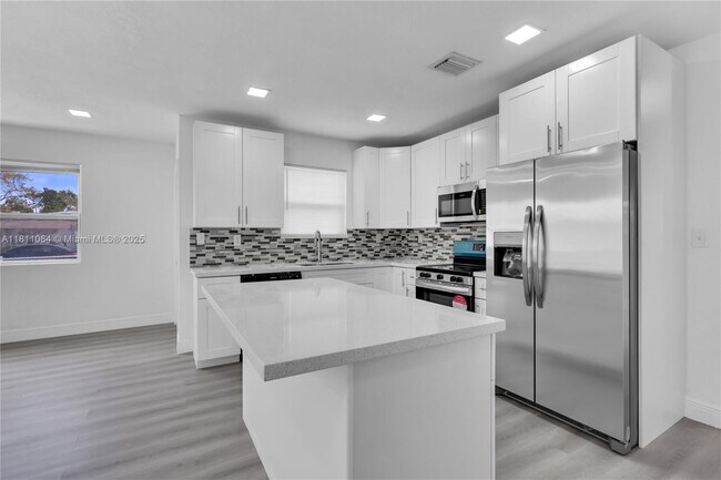 Building Photo - 8330 NW 35th Pl