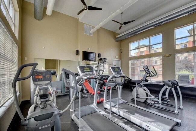 Building Photo - Park Hill 2 Bedroom 2 Bath Condo