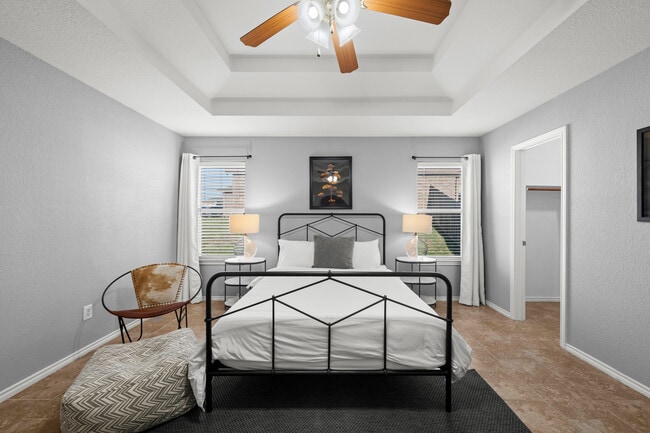 Building Photo - Cline