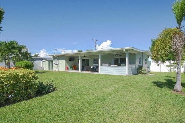 Building Photo - 3665 Belle Vista Dr E